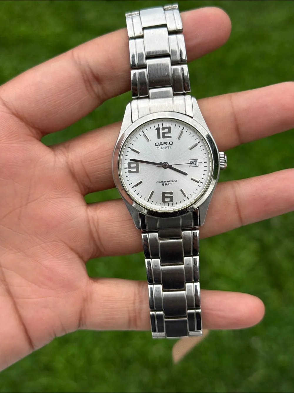Casio 1990s Silver Men’s Stainless Steel Watch with White Dial date Watch Japan